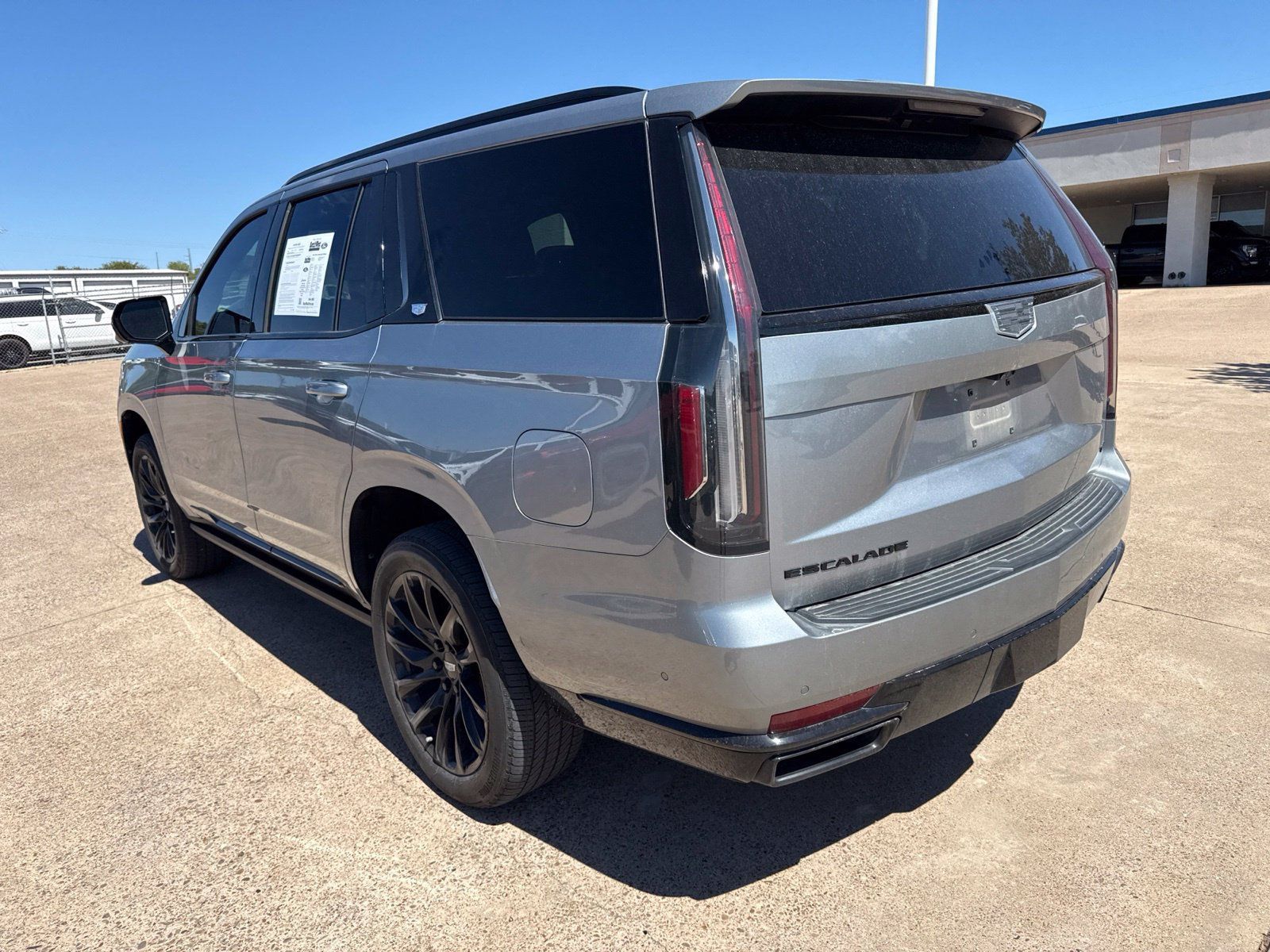 Used 2024 Cadillac Escalade Sport Platinum w/ LPO, ONYX Package AWD/4WD image 5
