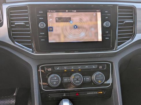 Used 2023 Volkswagen Atlas SEL AWD/4WD image 13