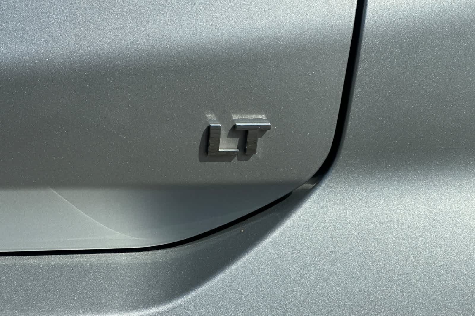 Used 2020 Chevrolet Equinox LT FWD image 32