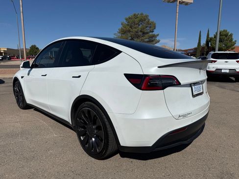 Used 2022 Tesla Model Y Performance AWD/4WD image 10