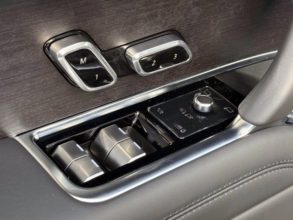 New 2026 Land Rover Range Rover SE AWD/4WD image 17