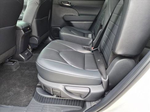 New 2026 Toyota Highlander XLE AWD/4WD image 14