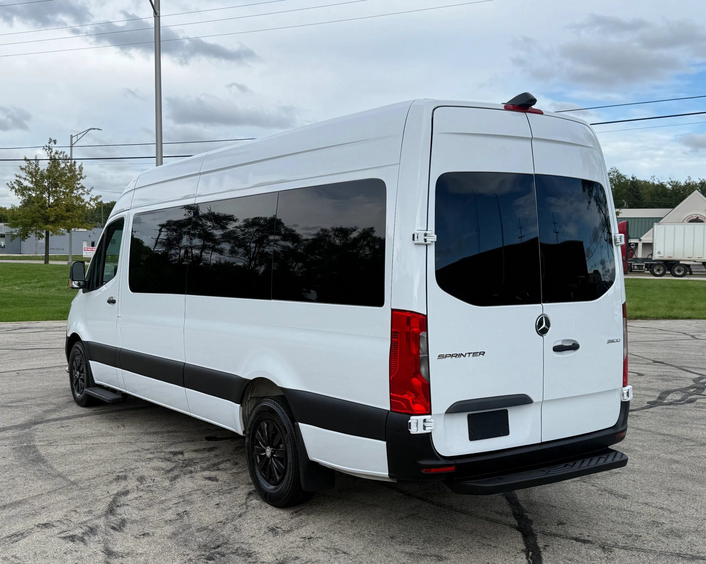 Used 2021 Mercedes-Benz Sprinter 2500 w/ Driver Convenience Package image 5