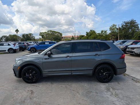 Used 2023 Volkswagen Tiguan SE R-Line FWD image 5