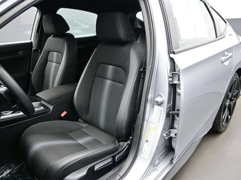 Used 2025 Honda Civic Sport image 11