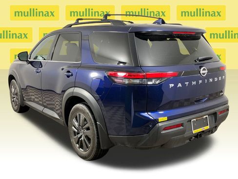 Used 2022 Nissan Pathfinder SV w/ SV Premium Package image 9