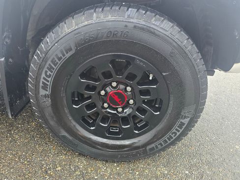 Used 2017 Toyota Tacoma TRD Off-Road w/ Tow Package image 13