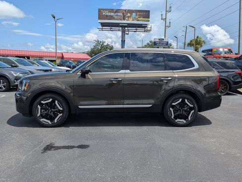 Used 2024 Kia Telluride S w/ S Sunroof Package FWD image 6
