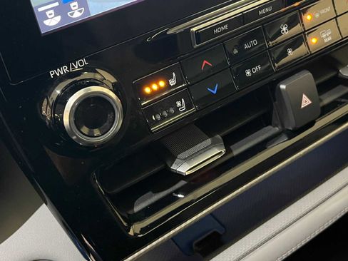 Certified 2020 Toyota Highlander Limited Platinum image 27