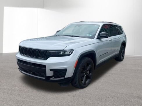 Used 2023 Jeep Grand Cherokee L Laredo AWD/4WD image 5