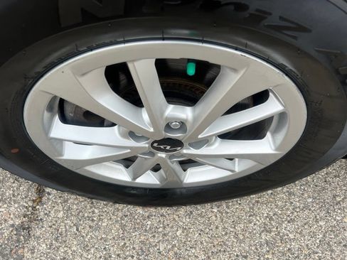 Certified 2022 Kia Carnival LX FWD image 39