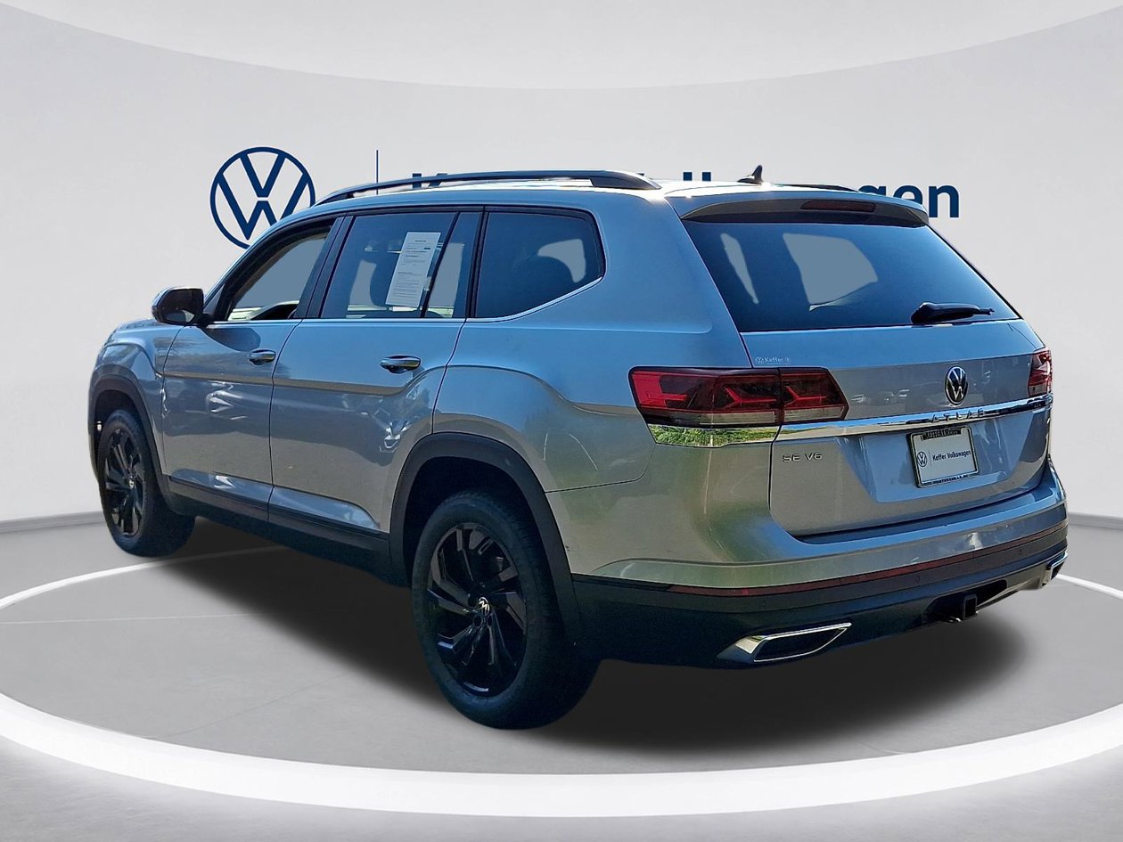 Certified 2022 Volkswagen Atlas SE w/ Black Wheel Package FWD image 4