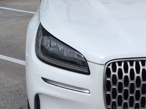 Certified 2024 Lincoln Corsair FWD image 10