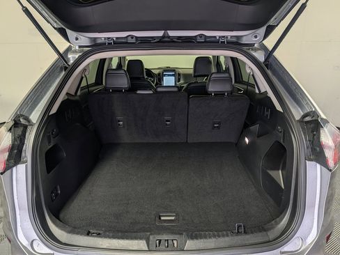 Certified 2024 Ford Edge SEL image 9