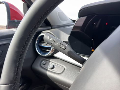 New 2026 Chevrolet Trax LT w/ Sunroof Package image 17