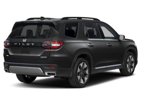 Certified 2026 Honda Pilot Touring image 2