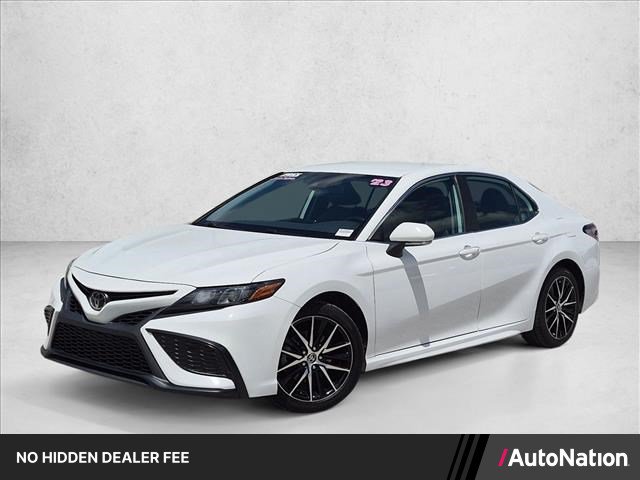 Used 2023 Toyota Camry SE FWD image 1