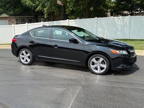 Used 2014 Acura ILX w/ Technology Package FWD image 4