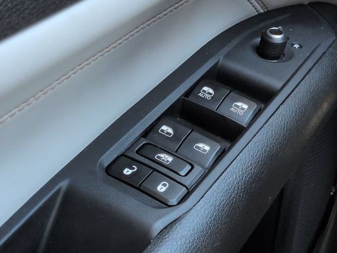 Used 2023 Jeep Compass Limited AWD/4WD image 21