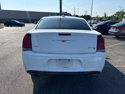 Used 2018 Chrysler 300 S w/ 300S Premium Group AWD/4WD image 4