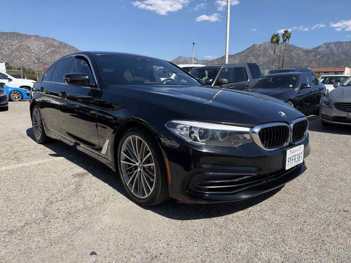Used 2019 BMW 530e w/ Convenience Package RWD image 1