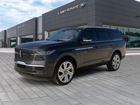 Used 2025 Lincoln Navigator Reserve AWD/4WD image 1