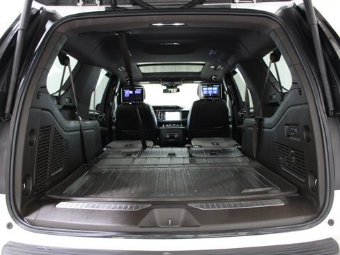 Used 2023 GMC Yukon XL Denali AWD/4WD image 23