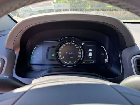 Used 2018 Hyundai Ioniq Limited FWD image 24