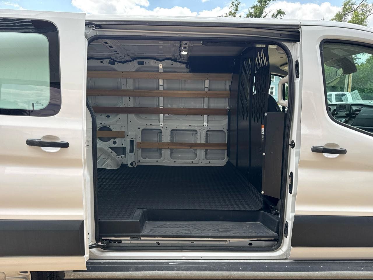 Used 2025 Ford Transit 250 Low Roof w/ Exterior Upgrade Package RWD image 19