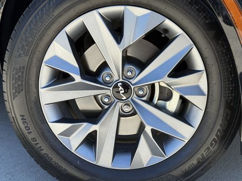 Used 2025 Kia Sportage SX FWD image 9