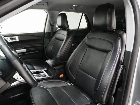 Used 2024 Ford Explorer Limited AWD/4WD image 8