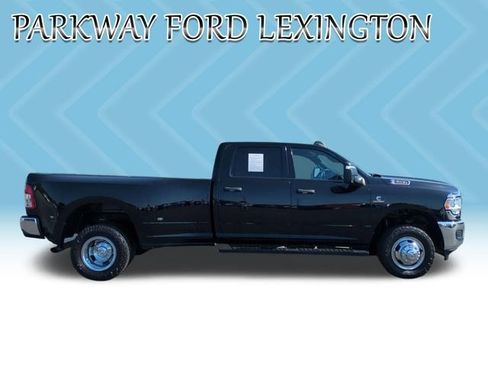 Used 2024 RAM 3500 Tradesman w/ Chrome Appearance Group AWD/4WD image 6