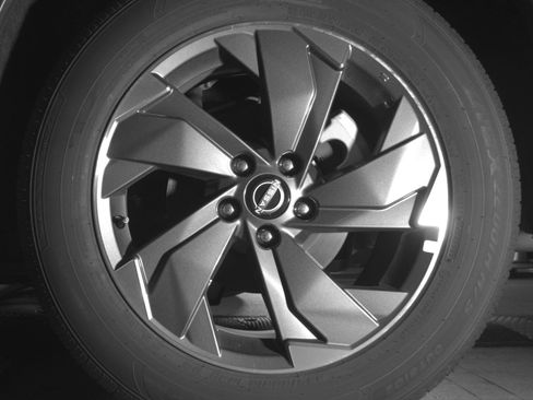 Used 2025 Nissan Rogue SV FWD image 14