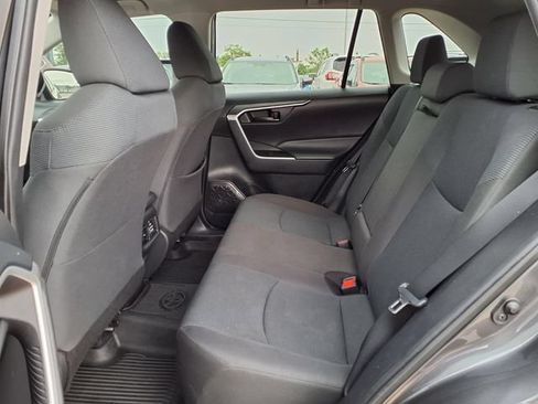 Used 2022 Toyota RAV4 LE FWD image 7