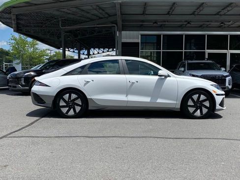 Used 2025 Hyundai Ioniq 6 SE image 8