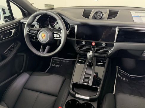 New 2026 Porsche Macan image 21