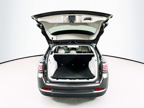 Used 2022 Jeep Compass Latitude w/ Convenience Group image 27