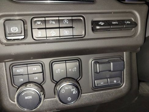 Used 2024 Chevrolet Tahoe High Country w/ Premium Package image 12