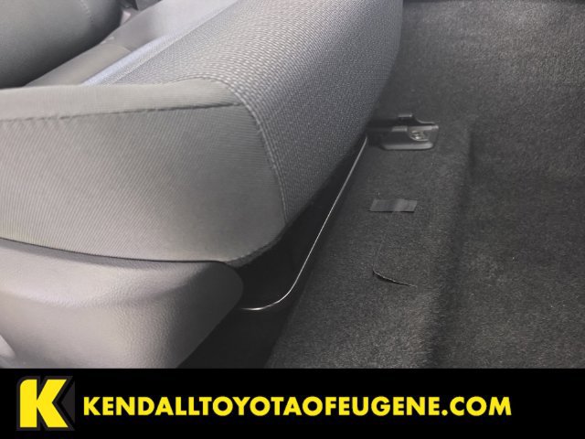 Used 2025 Toyota Prius LE FWD image 29