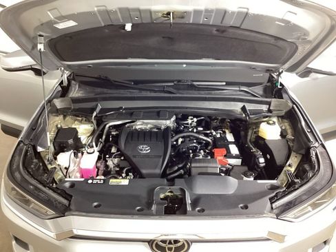 Used 2024 Toyota Grand Highlander AWD image 28