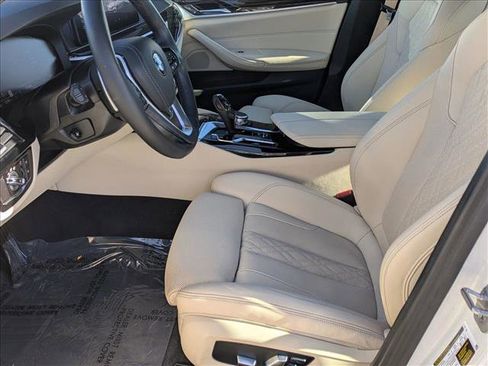 Used 2023 BMW 530i xDrive w/ Convenience Package image 17