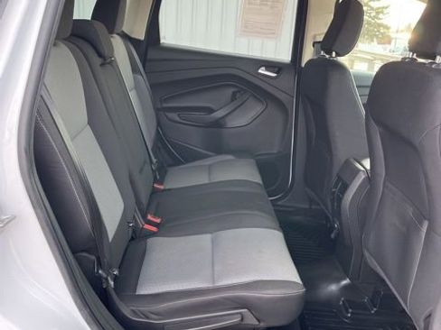 Used 2019 Ford Escape SE image 32