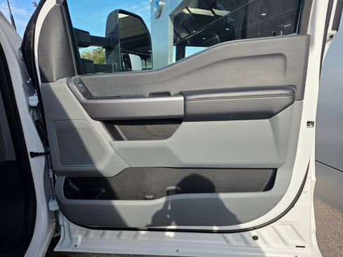 Used 2025 Ford F350 XLT image 17