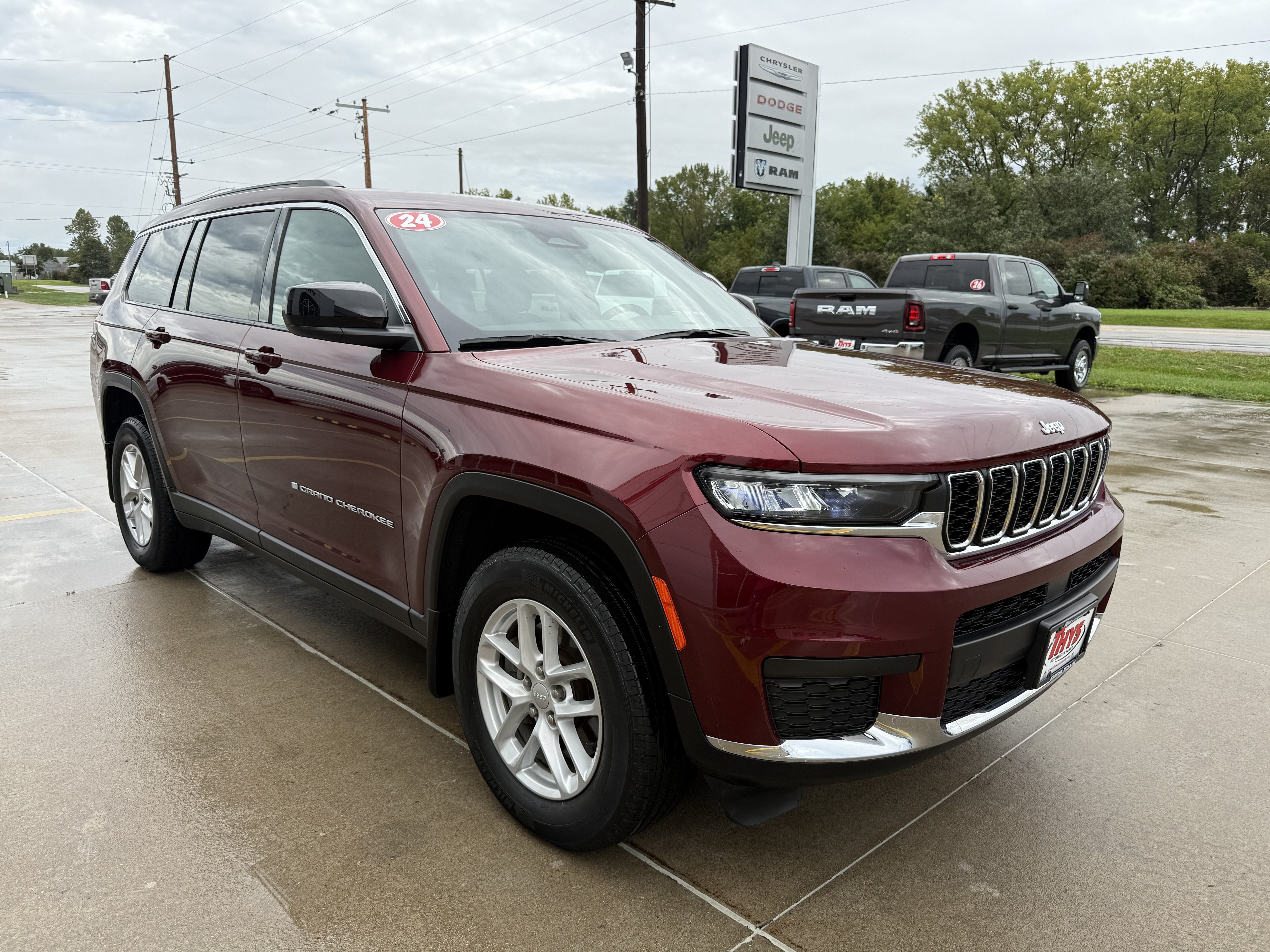 Used 2024 Jeep Grand Cherokee L Laredo w/ Luxury Tech Group I AWD/4WD image 35