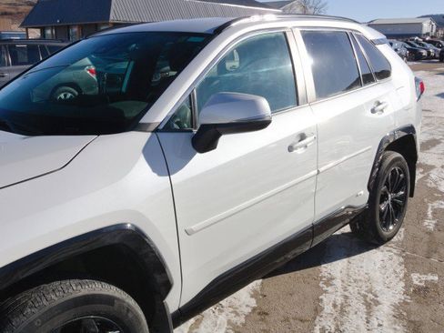 Used 2023 Toyota RAV4 SE image 7