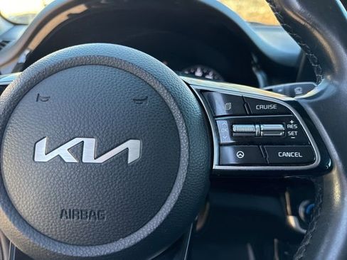 Used 2022 Kia Seltos EX image 40
