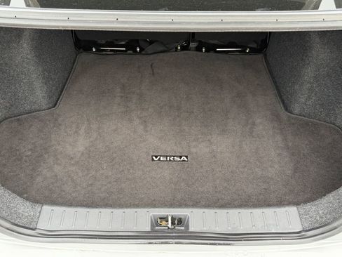 Used 2025 Nissan Versa SV FWD image 27