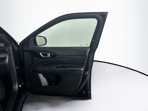 Used 2024 Jeep Compass Latitude w/ Convenience Group AWD/4WD image 33