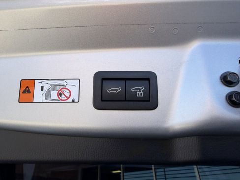 Used 2024 Toyota Prius Limited FWD image 39