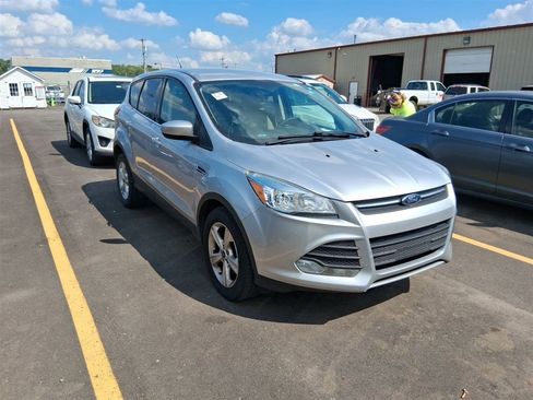 Used 2015 Ford Escape SE FWD image 2
